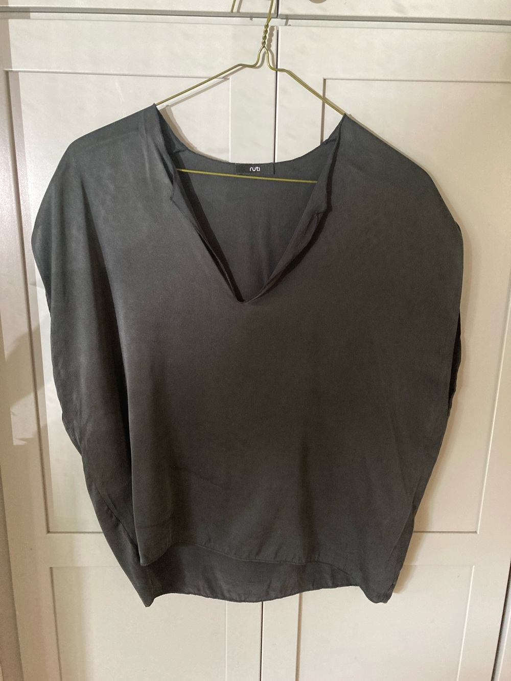 Ruti All Day Washable Black Silk Top - Picture 3 of 8